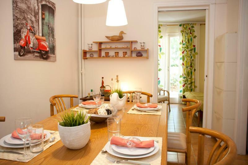 Comfortable Garden Apt Near Vouliagmeni Beach Athens Exterior photo
