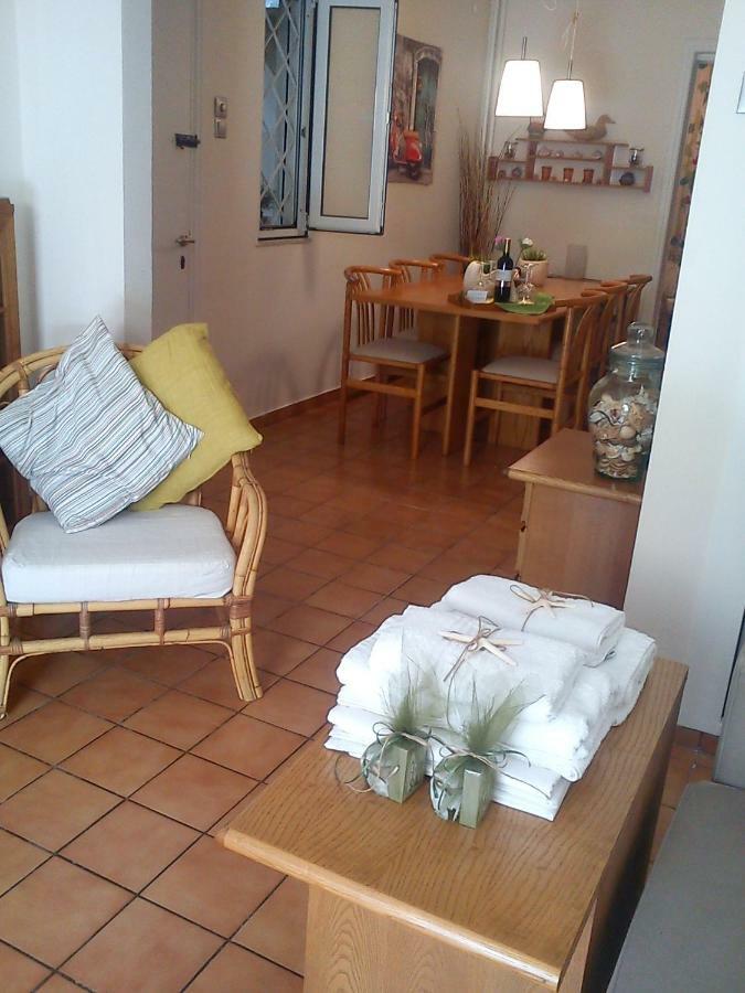 Comfortable Garden Apt Near Vouliagmeni Beach Athens Exterior photo